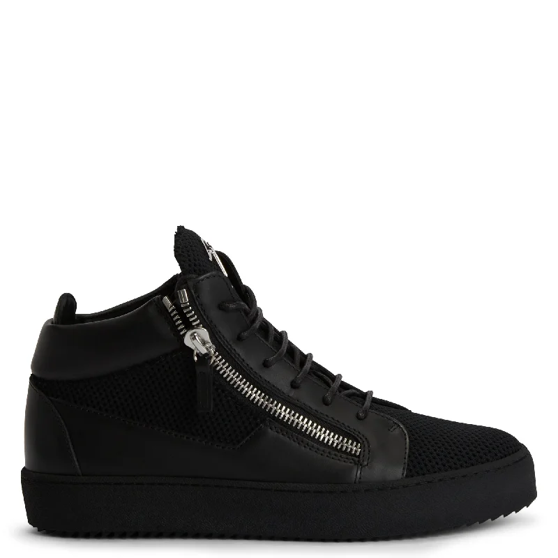 Giuseppe Zanotti Kriss