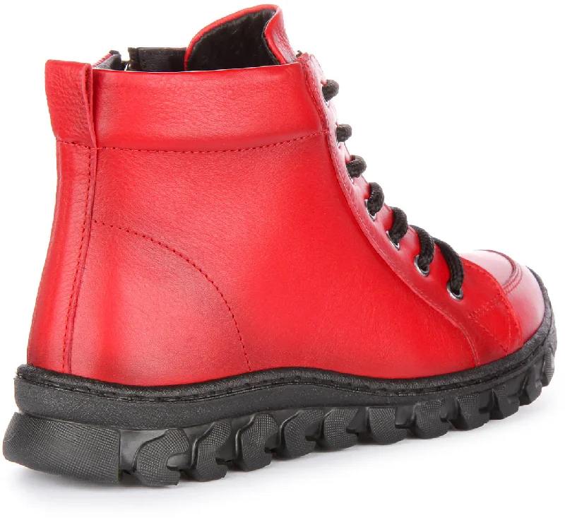 Jenny Ankle Boots In Red