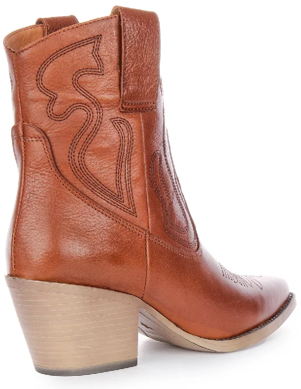 Nova Ankle Boots In Tan