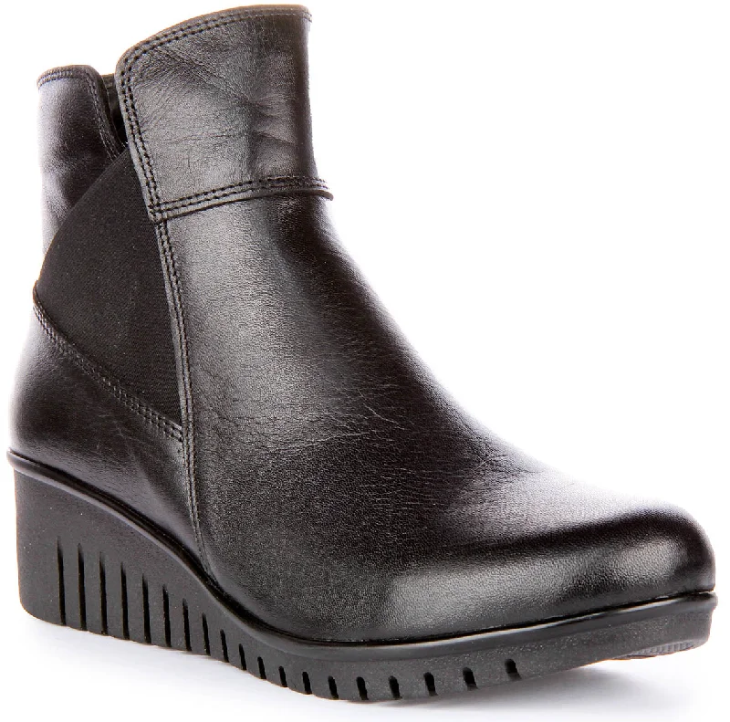 Rosalia Ankle Boots In Black