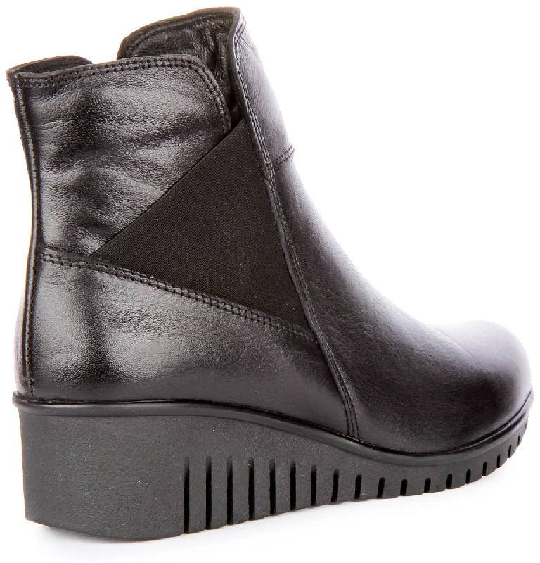 Rosalia Ankle Boots In Black