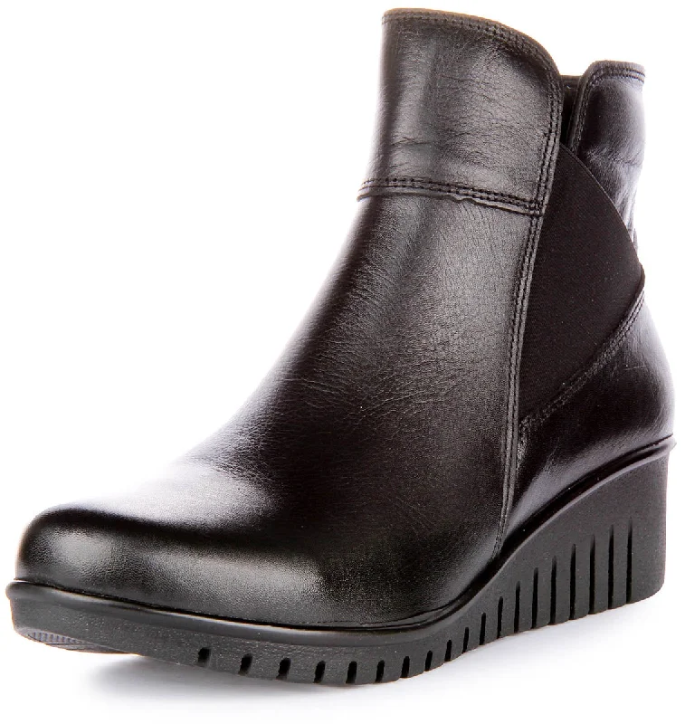 Rosalia Ankle Boots In Black