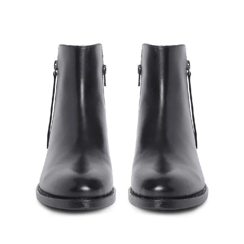 Saint Imelda Black Leather Handcrafted Side Zippers Ankle Boots