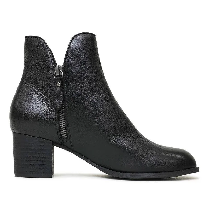 Shiannely Black Leather Ankle Boots