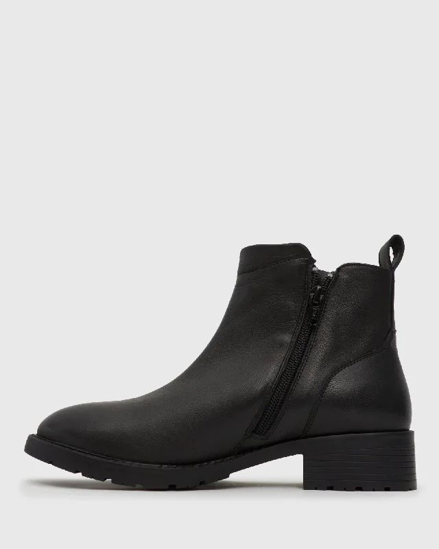 YUMI Zip Accent Ankle Boots