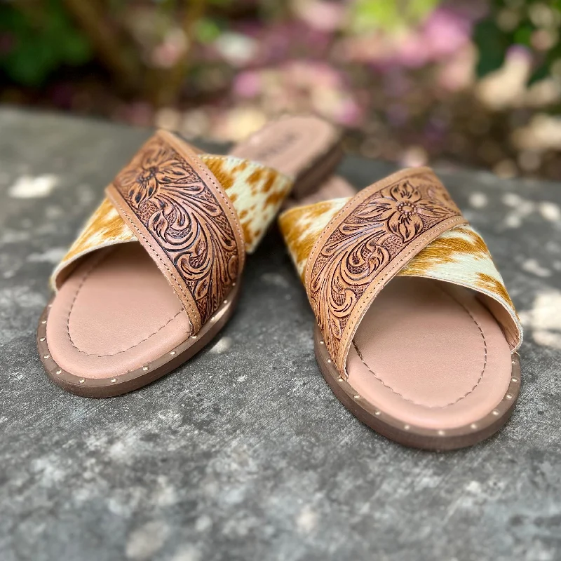 Mukluk Western Hand Tooled Sandals*