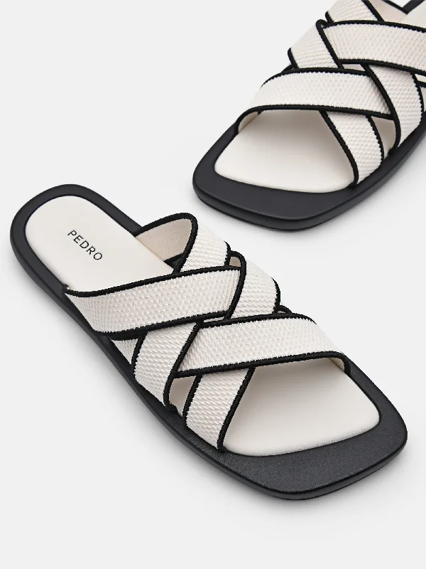 Izzie Flat Sandals