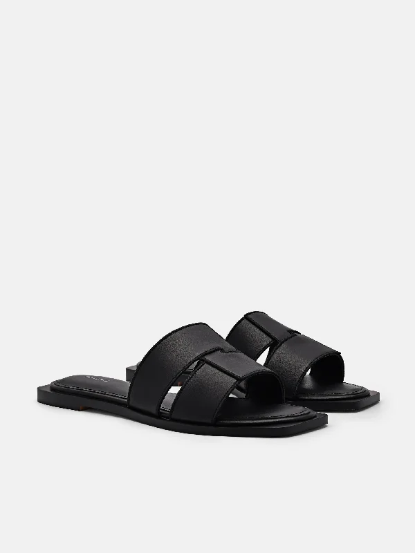 Iza Flat Sandals