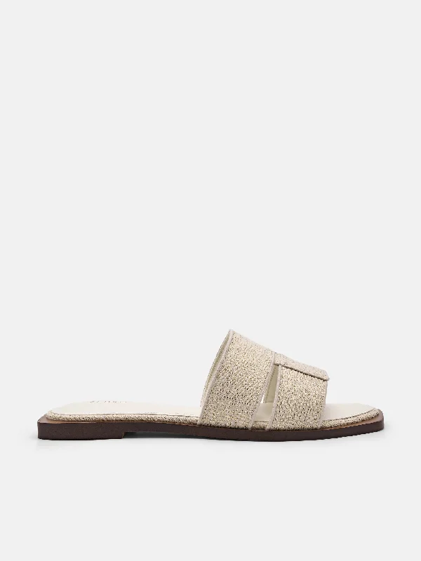 Iza Flat Sandals