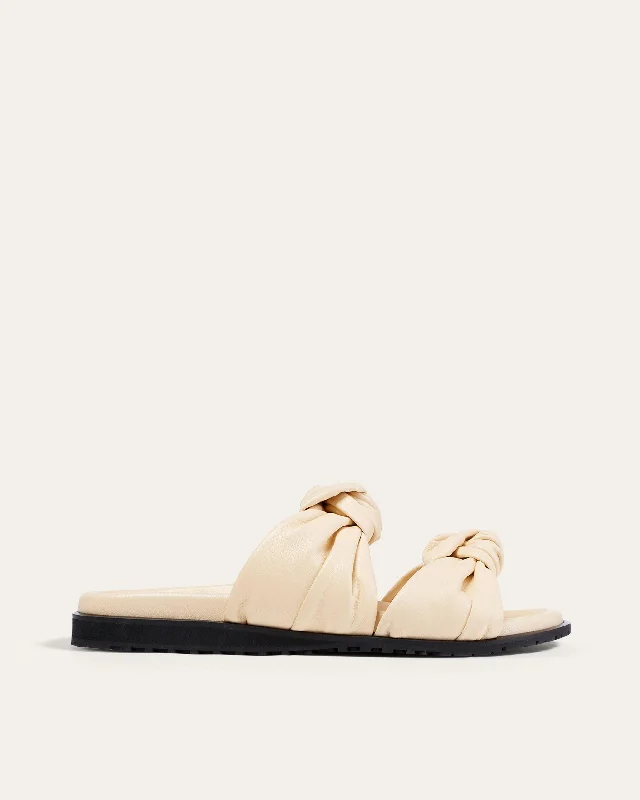 Tye Slide, Crema