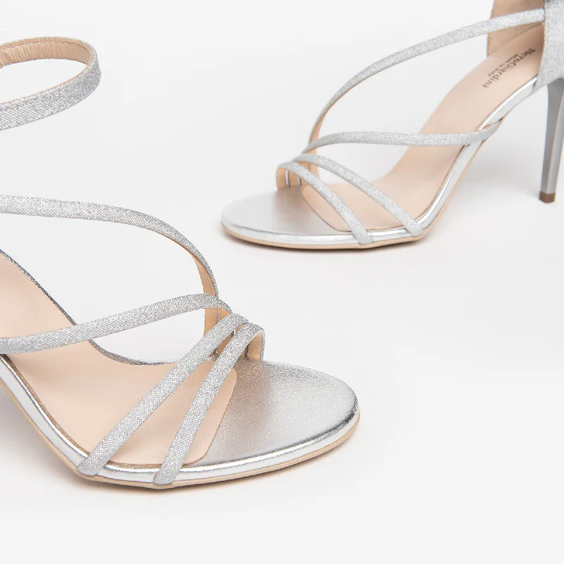 NeroGiardini Strappy Leather Sandals in Silver