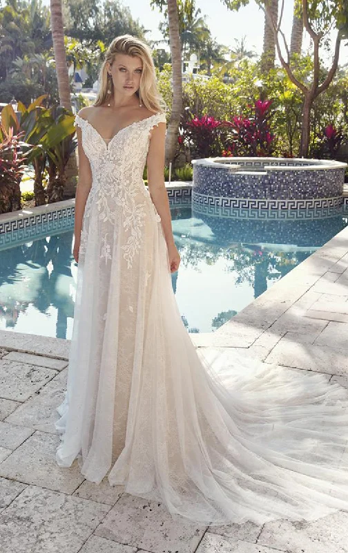 1003 Mermaid Lace Gown